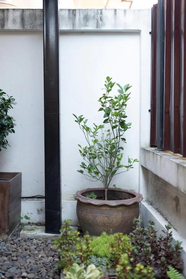 Loft Style Townhouse Near Old City 치앙마이 외부 사진