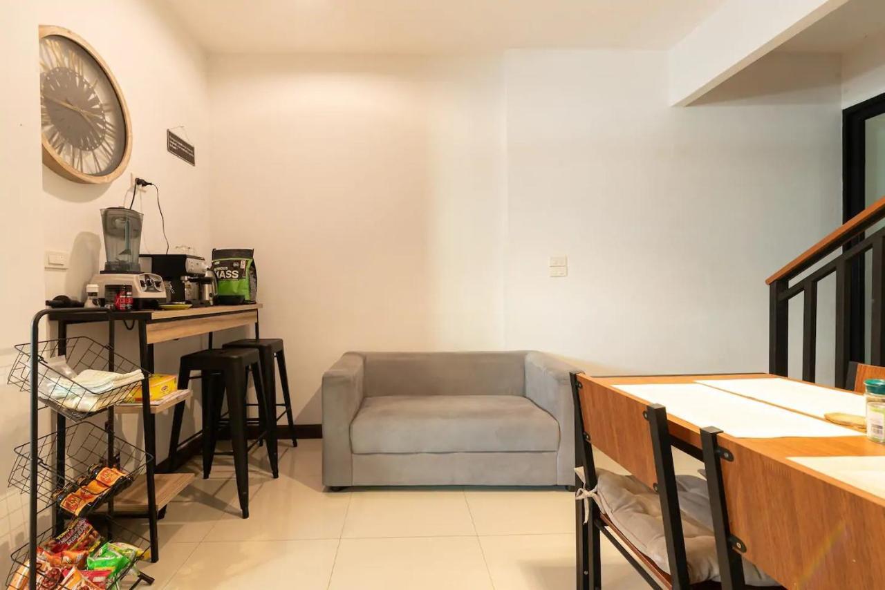 Loft Style Townhouse Near Old City 치앙마이 외부 사진