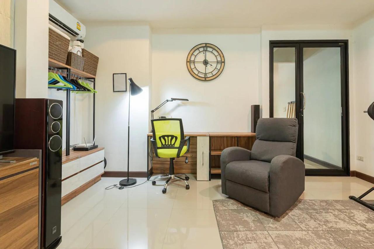 Loft Style Townhouse Near Old City 치앙마이 외부 사진